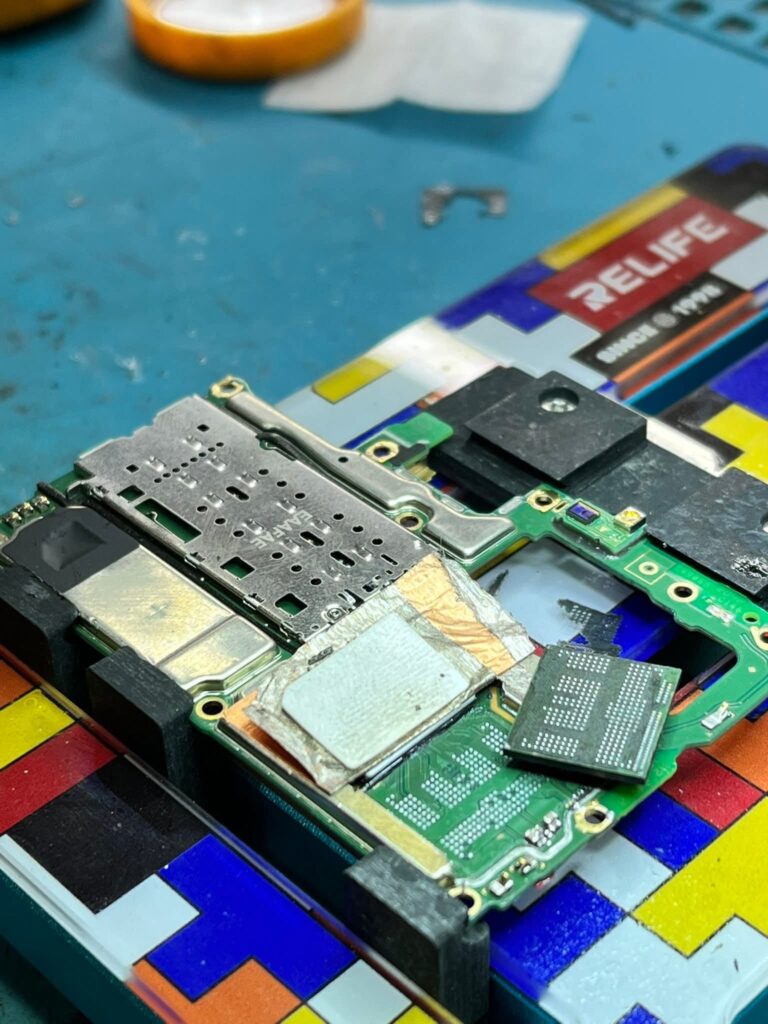 perangkat yang di isi file dump oppo reno4f cph2209